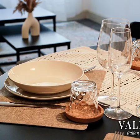 Piramide - 20min Walking From Colosseum - 1min From Metro Station - Valente Italian Róma