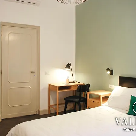 Piramide - 20min Walking From Colosseum - 1min From Metro Station - Valente Italian Апартаменты *