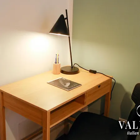 Apartman Piramide - 20min Walking From Colosseum - 1min From Metro Station - Valente Italian *
