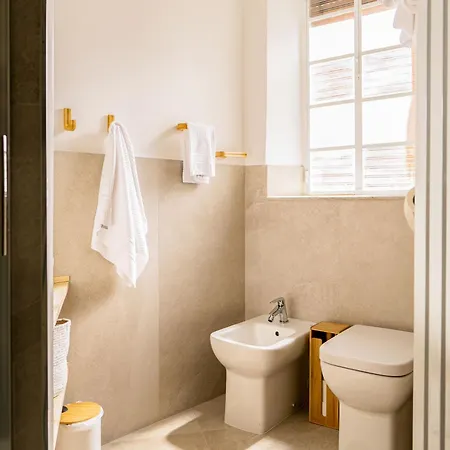 50mt Metro Station - 20min Walking From Colosseum - Romecentralhouse - Elegant And Fully Equipped Apartment