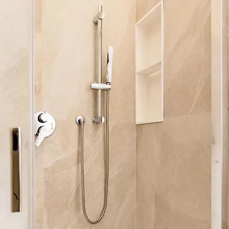 50mt Metro Station - 20min Walking From Colosseum - Romecentralhouse - Elegant And Fully Equipped