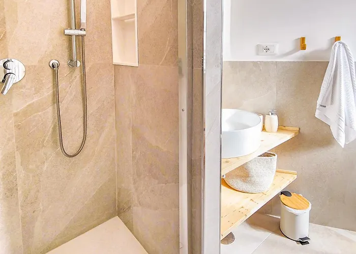 50mt Metro Station - 20min Walking From Colosseum - Romecentralhouse - Elegant And Fully Equipped Appartement